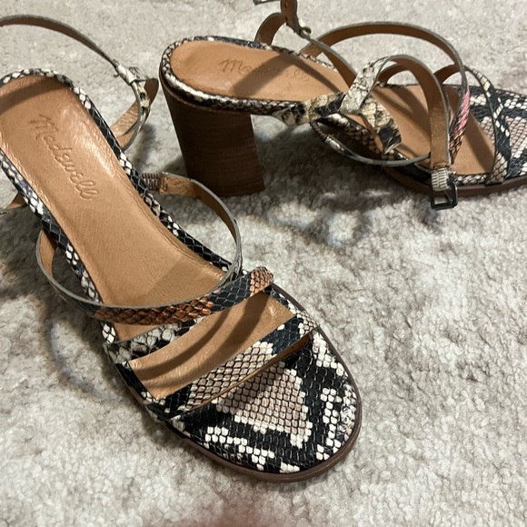 Chunky heel snake skin sandal sz 8 - Picture 4 of 4